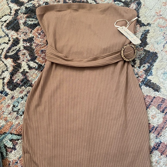 iris Dresses & Skirts - Strapless belted dress
